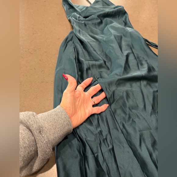 NWT BABYBOO MISHA MAXI DRESS - EMERALD Sz: M - Picture 9 of 15